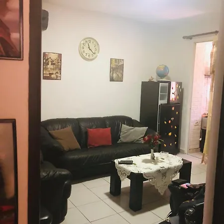 Apartment Chill Inn, In 2 Bedroom Flat Tirana