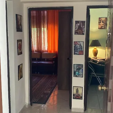 Entire Flat For You, In Center Appartement Tirana